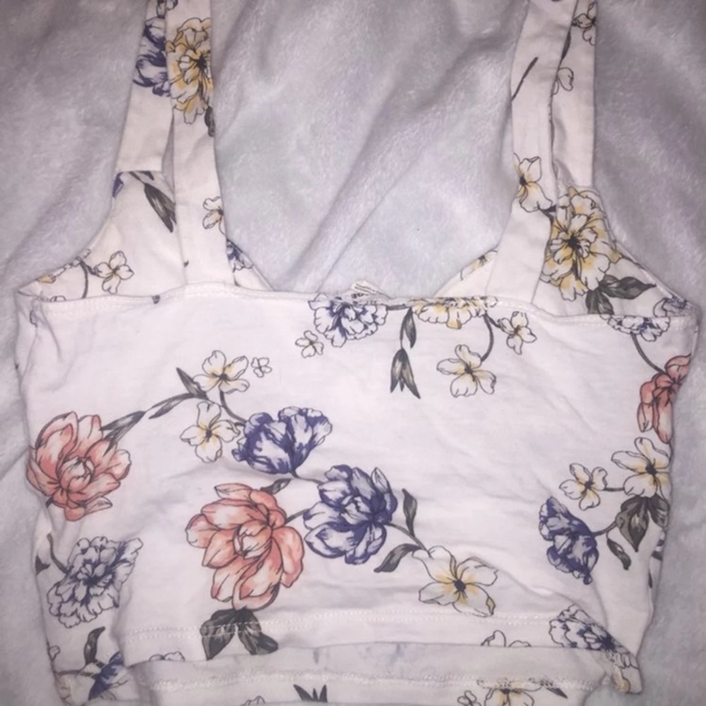 Crop Top - Picture 2 of 6